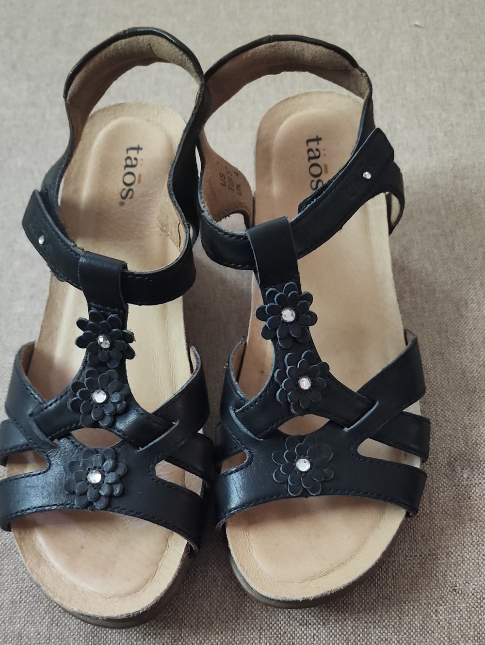 Taos Footwear Black Floral T-Strap Women's Sandals